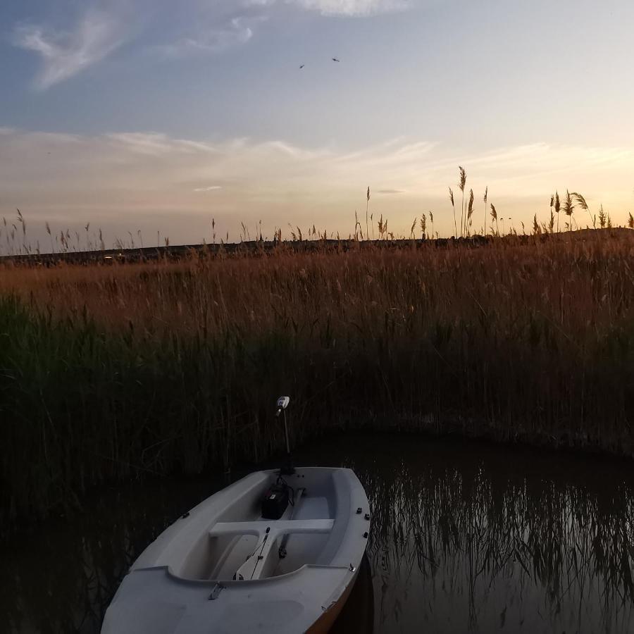 Pfahlbau Sunset I Toplage Elektroboot Inklusive Rust Eksteriør bilde